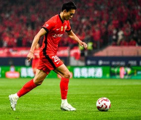 不凡👍刘若钒本赛季贡献5球4助攻，两项数据均是中超生涯最高